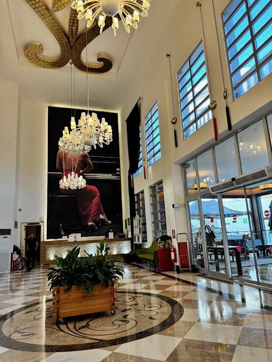 Lobby Justiniano Deluxe Resort