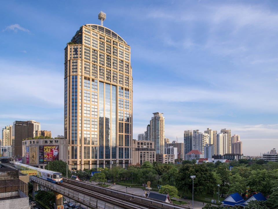 Hotel Exterior Emporium Suites by Chatrium