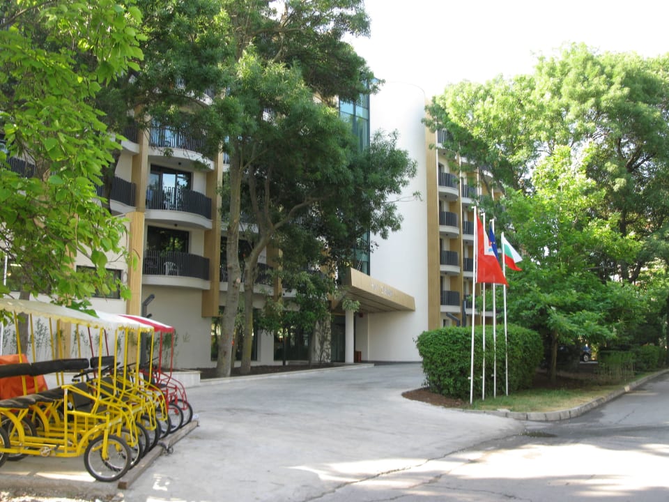 Ansicht von der Straße HVD Club Bor