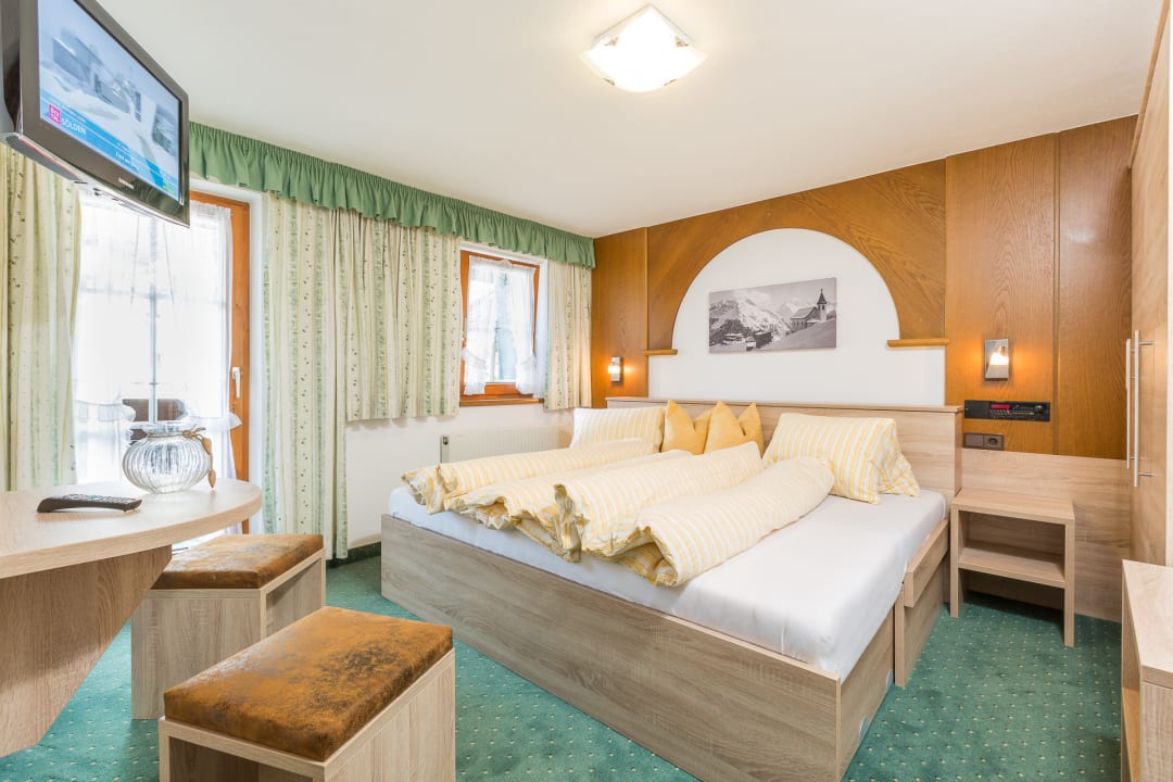 Zimmer Hotel Altes Holzhaus