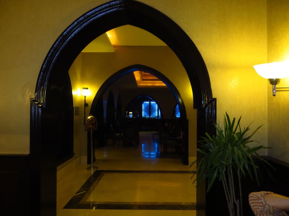 Blick vom Billardraum zur Lobbybar Hotel JAZ Makadi Star & Spa