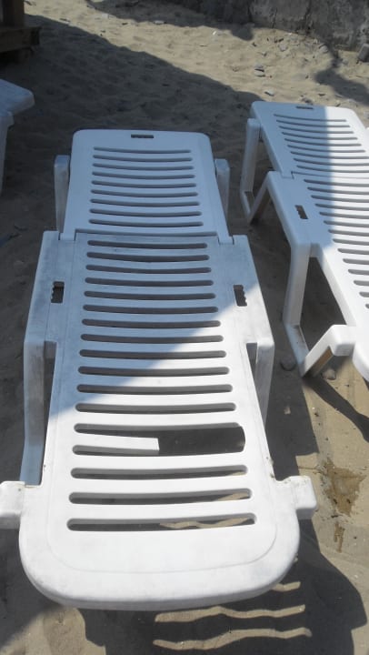 Die Liegen am Strand Royal Park Hotel & Aqua park