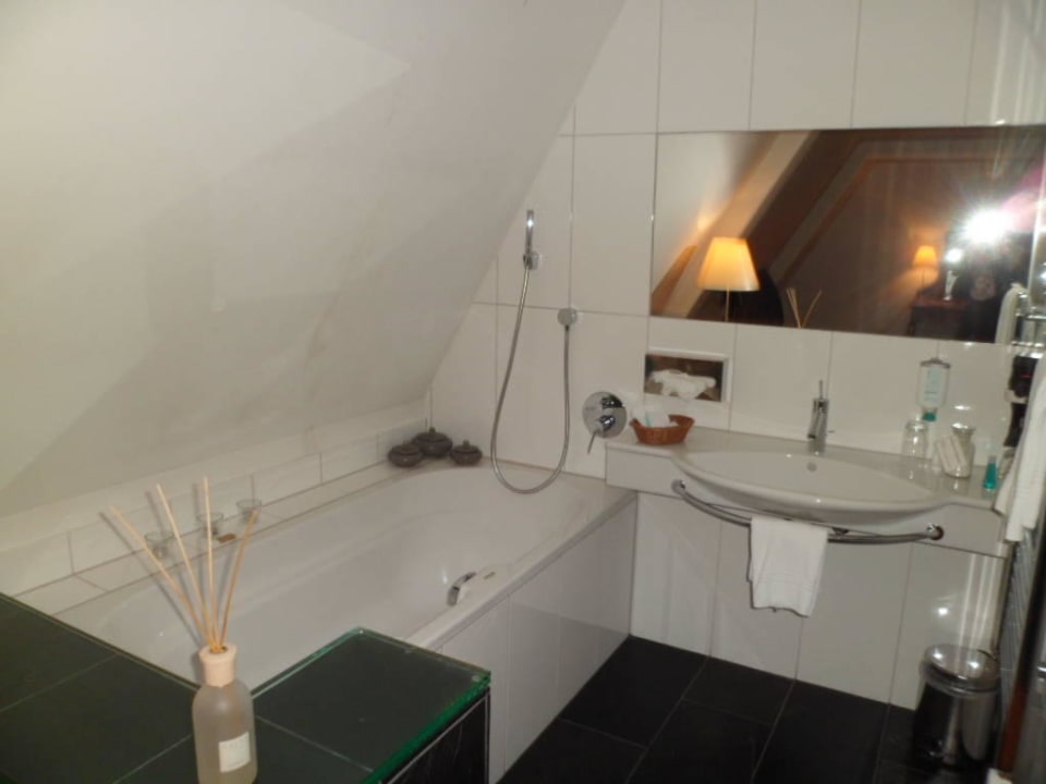 Bad Hotel Schloss Münchenwiler