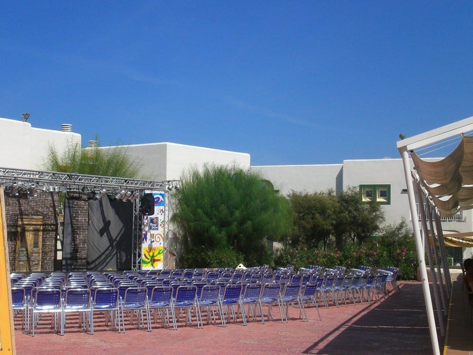 Abendanimatiosbereich TUI BLUE Aura