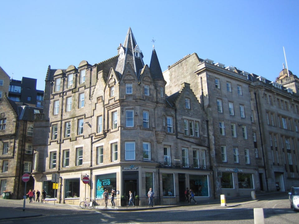 Hoteleingang Motel One Edinburgh-Royal