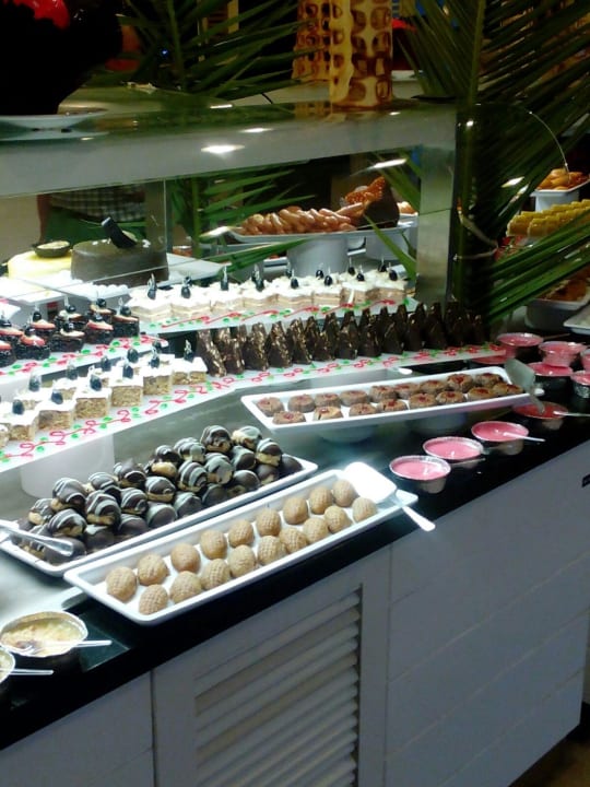 Buffet Serenis Hotel