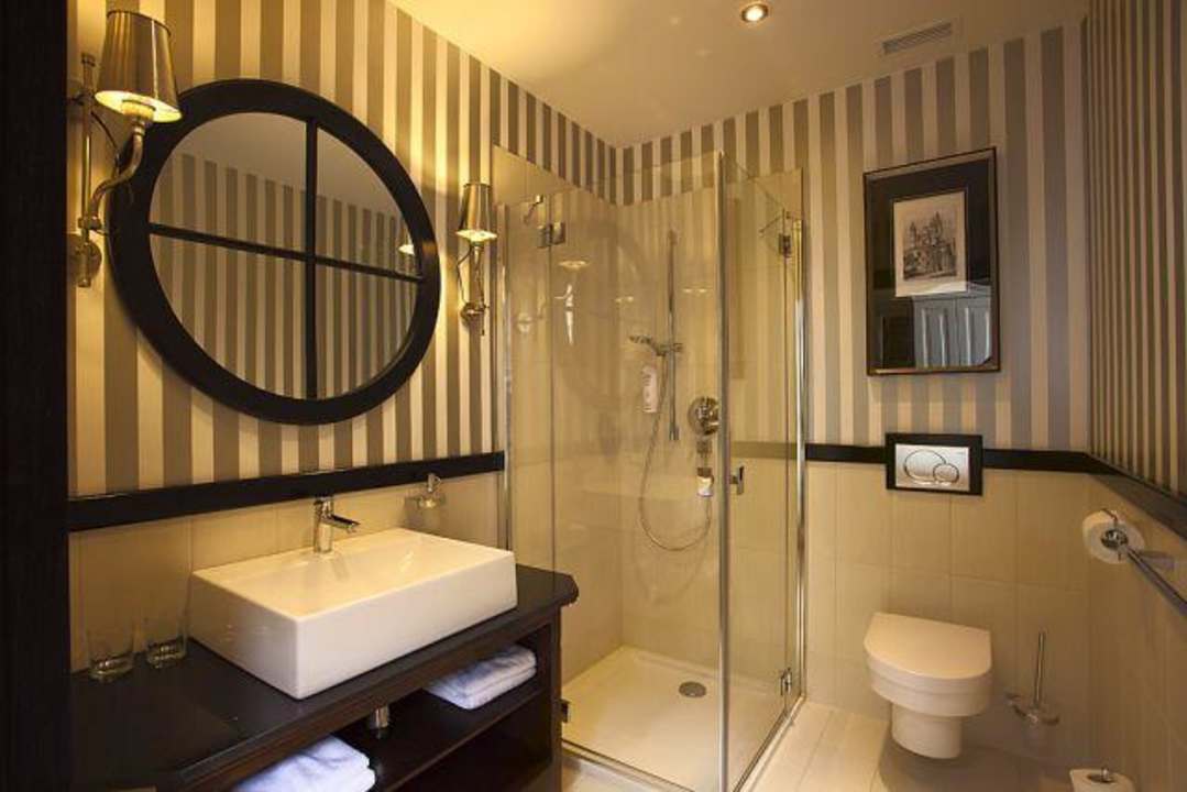 Łazienka - Pokój Golfisty Hotel Dwór Sanna