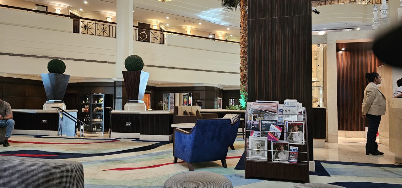 Lobby Mövenpick Grand Al Bustan Dubai