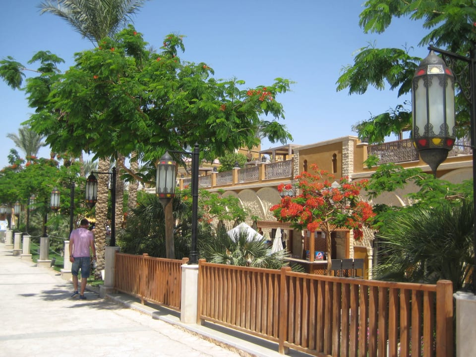 Blick auf Nachbarhotel "Sunwind Waterworld" Makadi Spa - Adults only