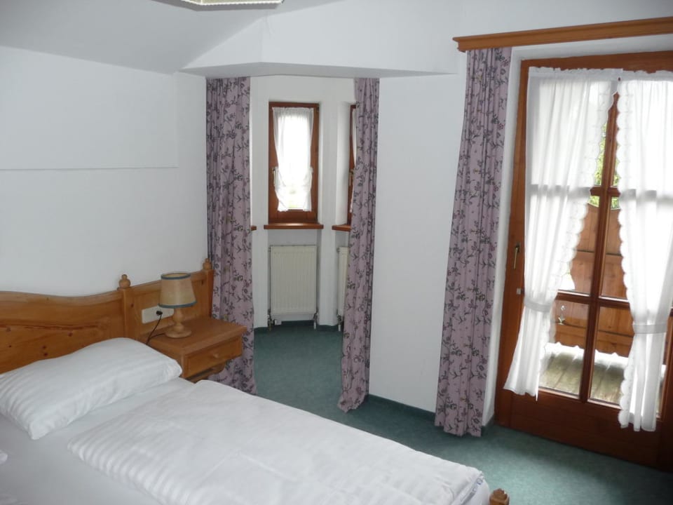 Doppelzimmer mit Erker und Balkon VAYA Achensee