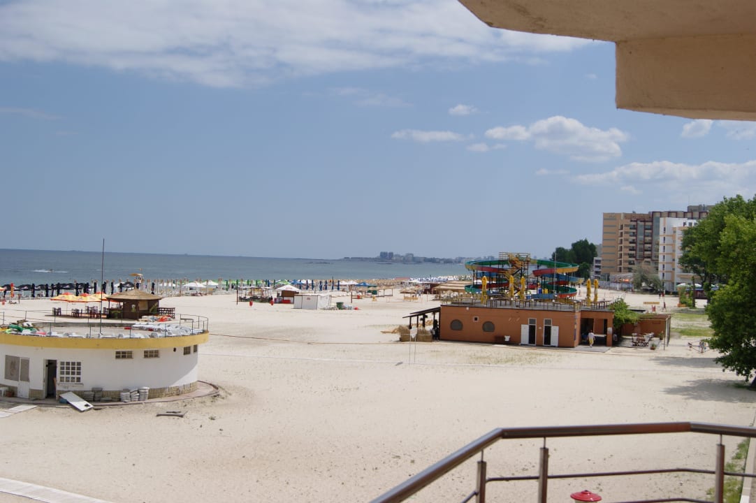 Blick nach rechts v. Balkon Hotel Amiral Beach