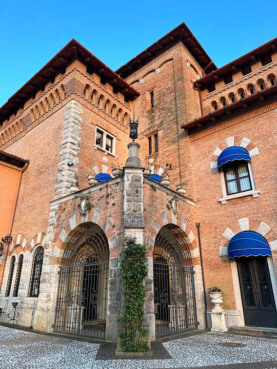 Außenansicht Castello Di Spessa Resort