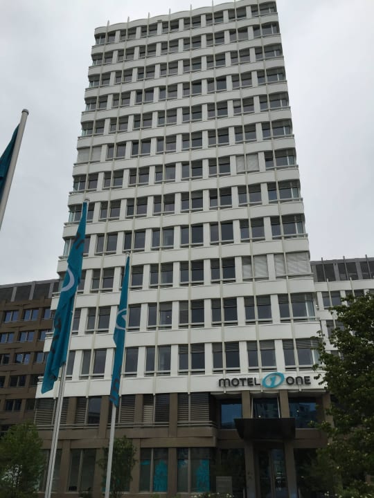 Hintereingang Motel One München-Campus