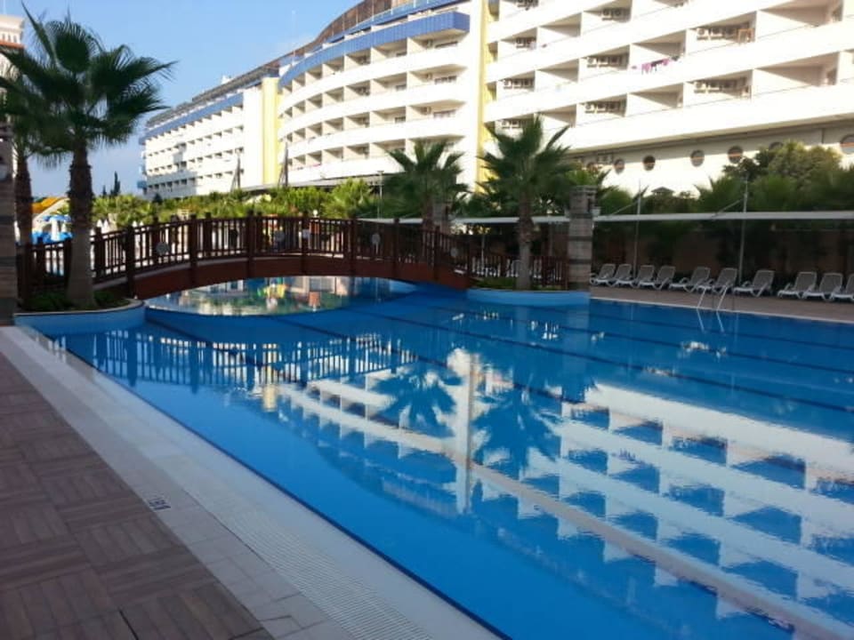 Basen Dizalya Palm Garden