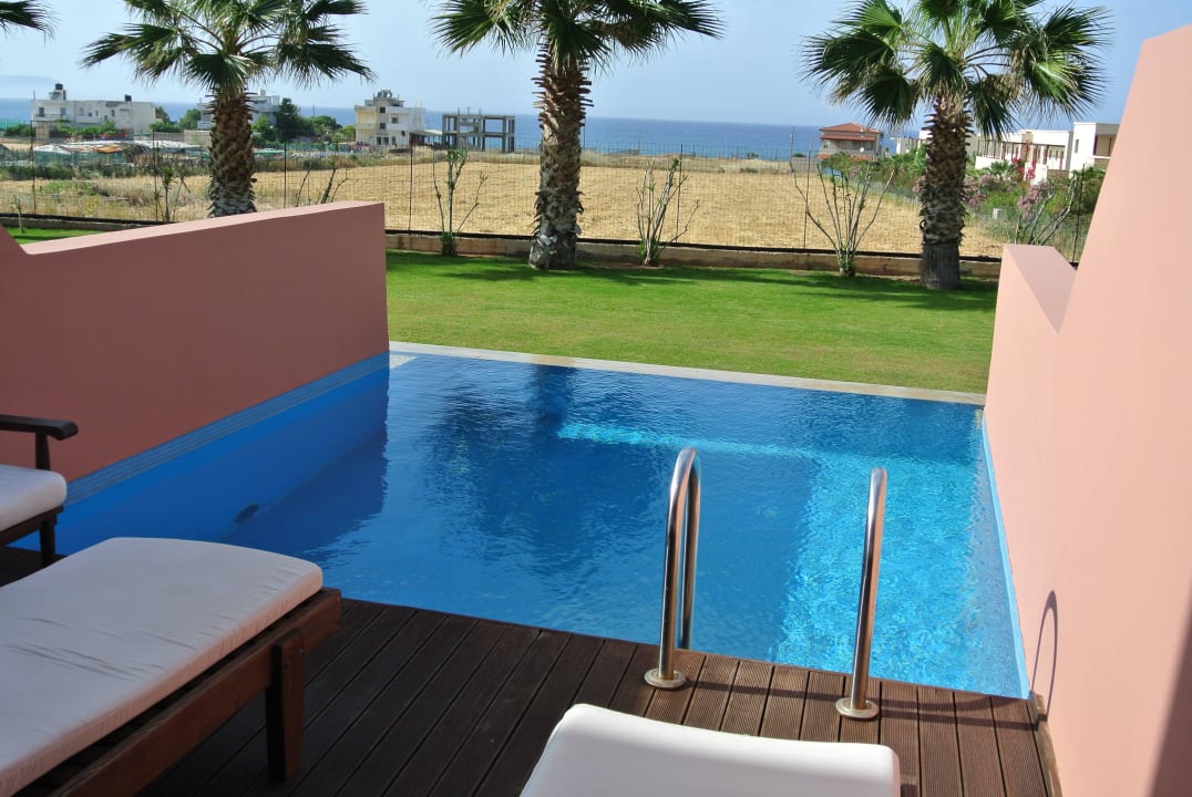  TV Suite Mit Privatpool Stella Palace Aqua Park Resort Aposelemis 