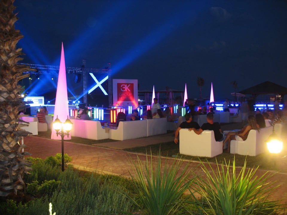 Beachparty Wyndham Garden Lara