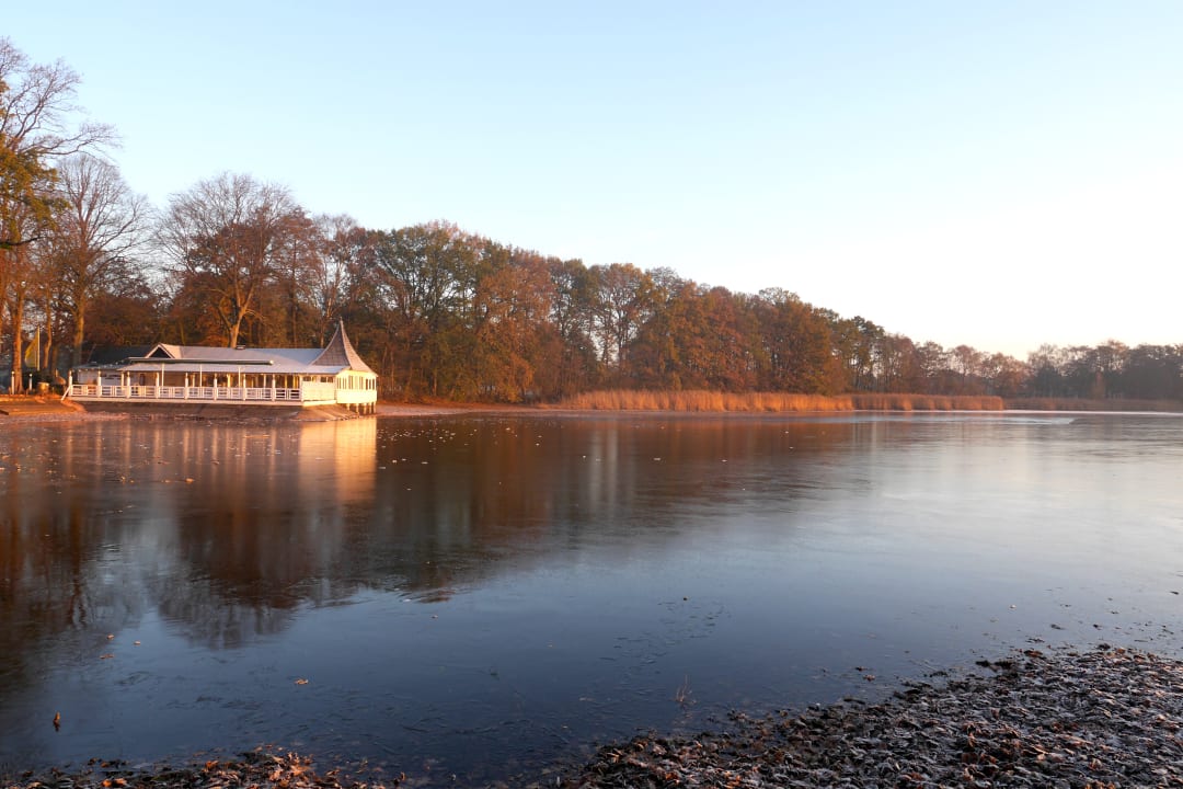 Außenansicht Bokel-Mühle am See