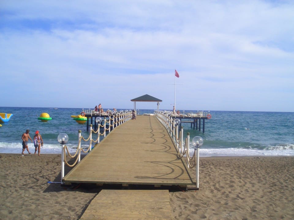 Steg zum relaxen  Wyndham Garden Lara