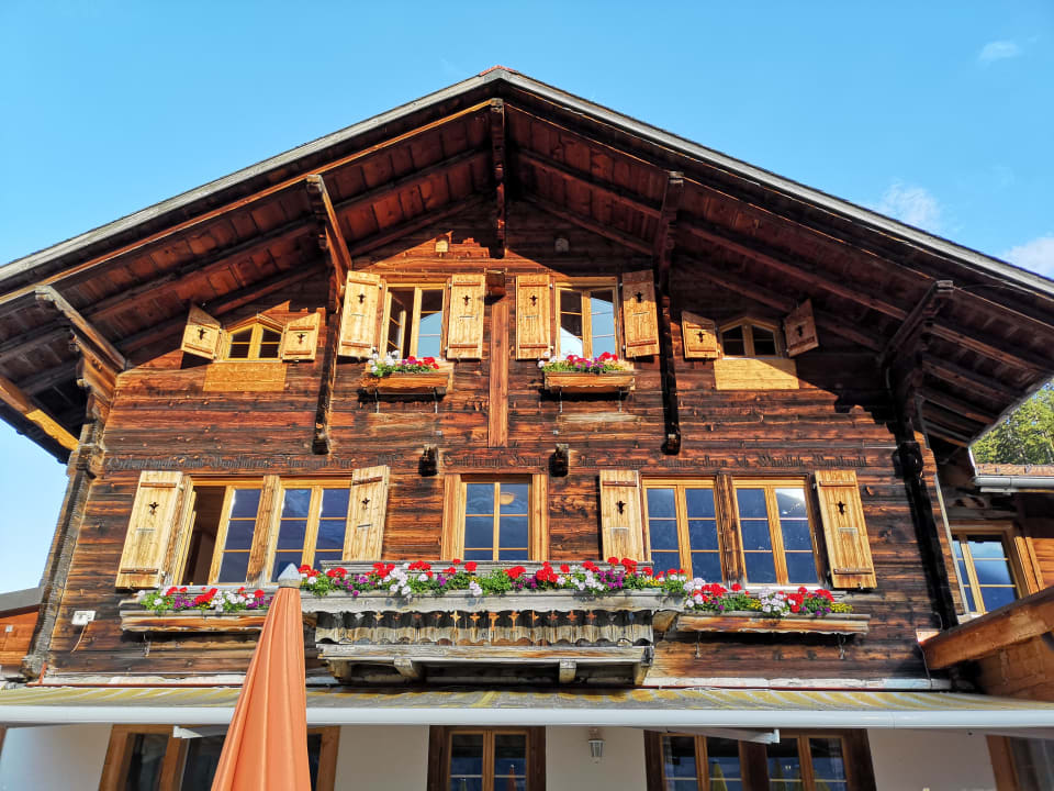 Außenansicht Berghotel Oeschinensee