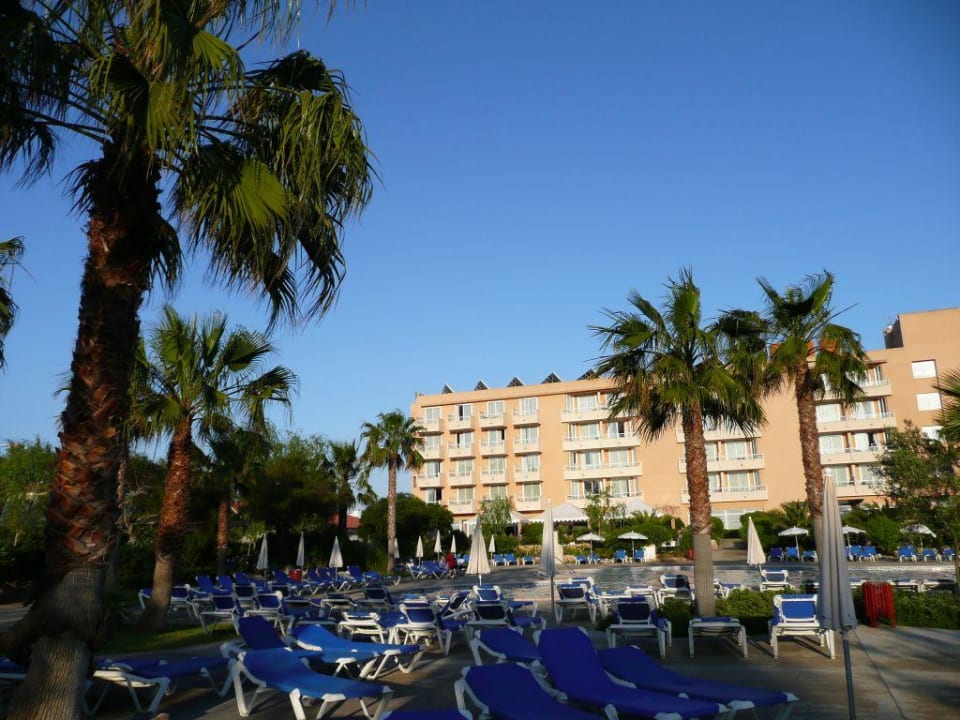 Hotel Garbi bei Sonnenuntergang. Garbí Cala Millor