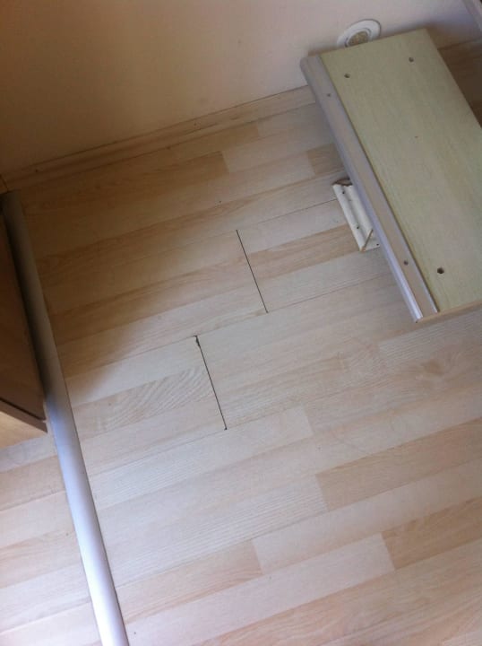 Fehlende Gummileisten an den Stufen Calimera Hane Garden