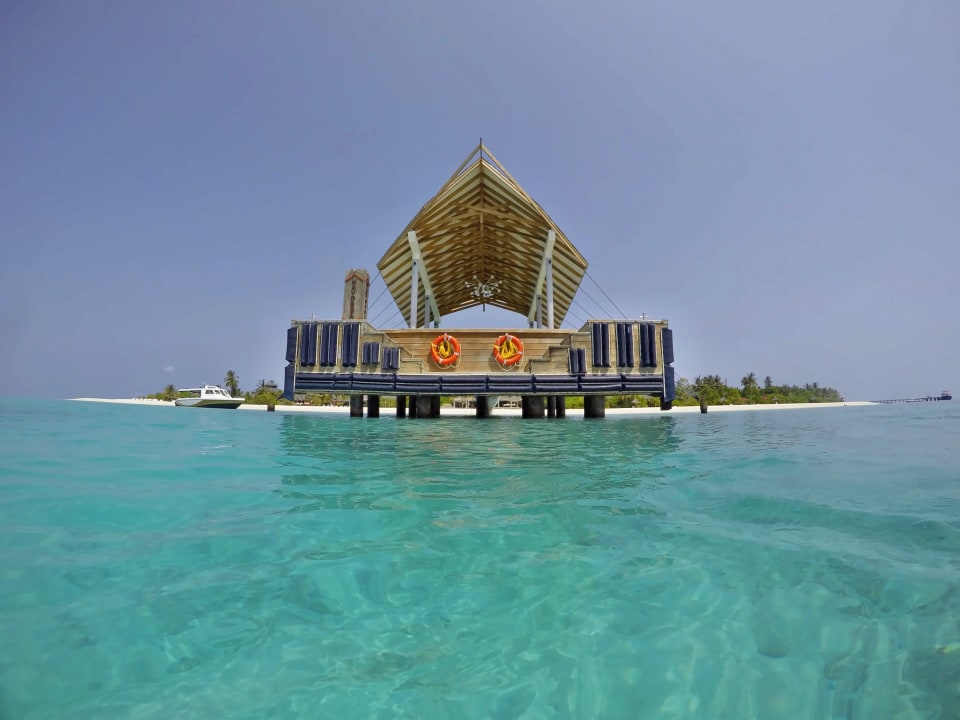 Ankunftsjetty - Blick vom Riff NH Collection Maldives Havodda Resort