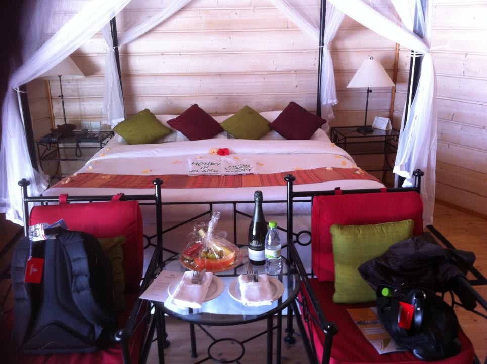 Zimmer Kuredu Island Resort & Spa