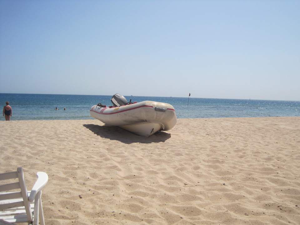 Hoteleigener Strand Menaville Safaga