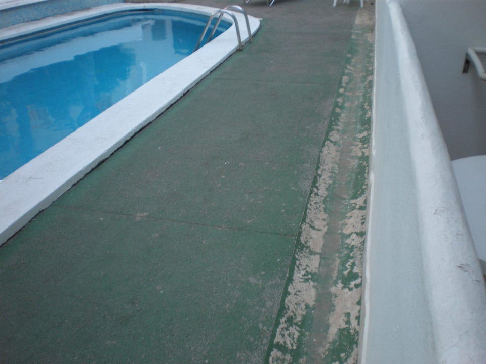 Pool hinter unserem Studio Gavimar Ariel Chico Club & Resort