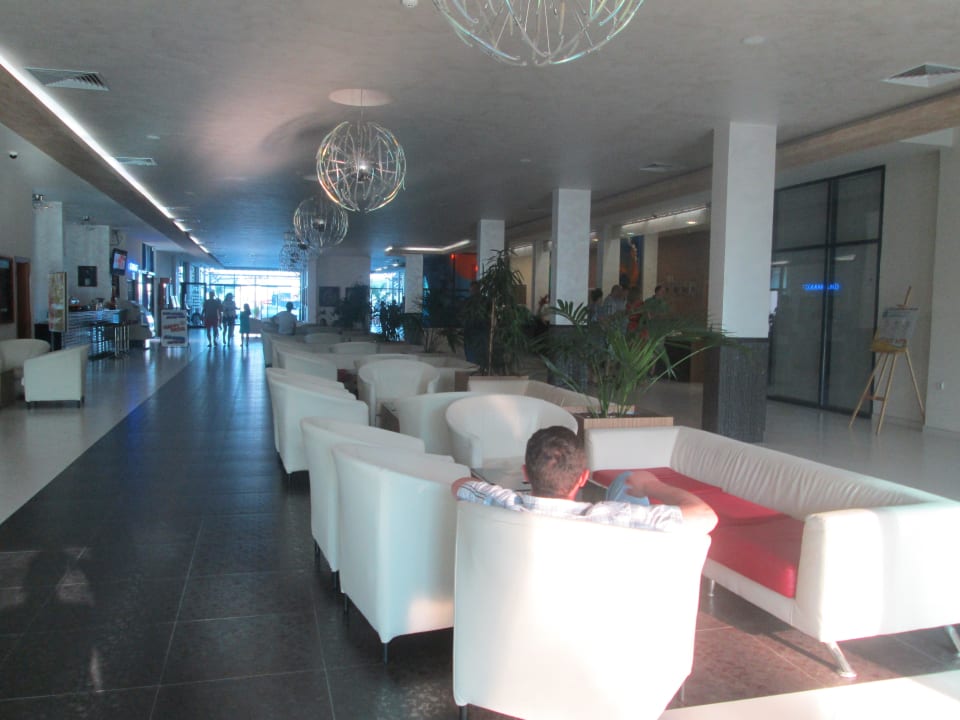 Lobby Hotel Glarus Beach