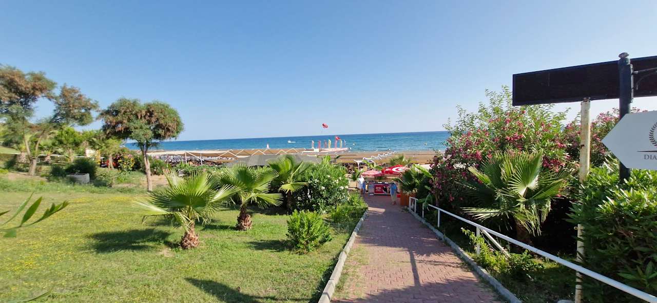 Außenansicht Alba Queen Hotel