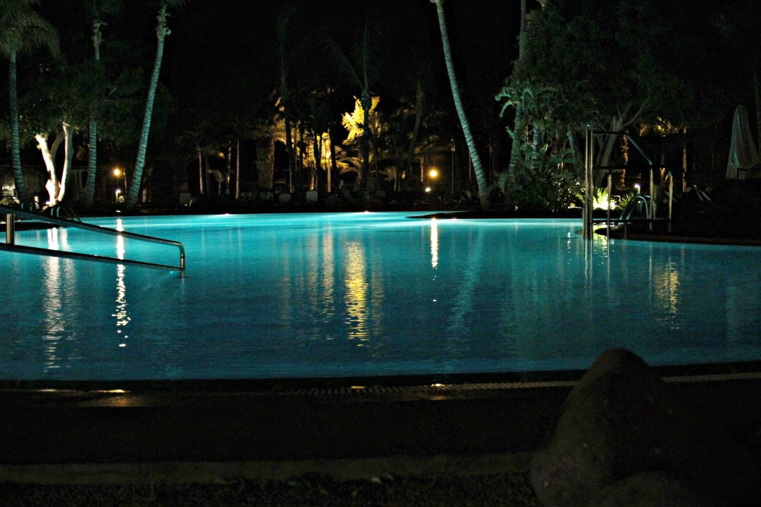 Pool in der Nacht  Hipotels La Geria