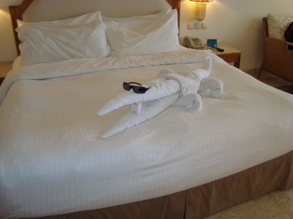 Ons bed met handdoek brouwsel Continental Hotel Hurghada