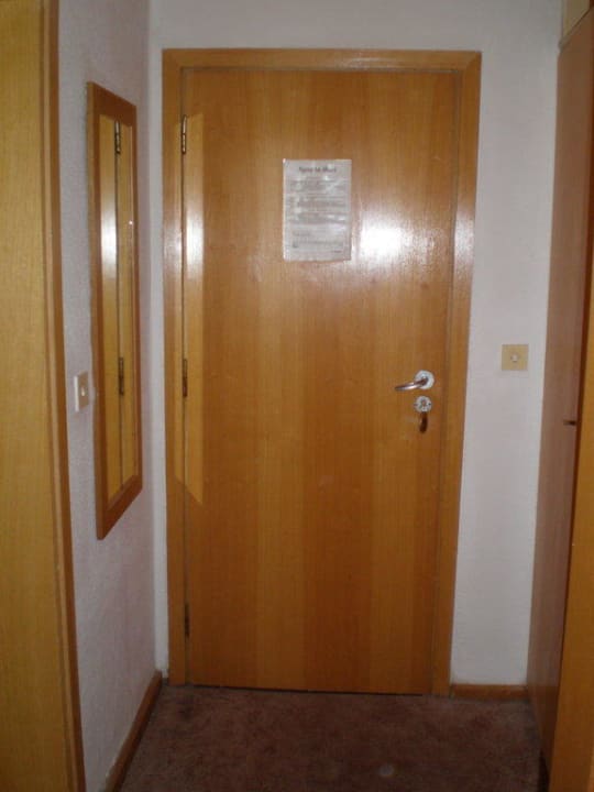 Vorraum / Eingangstuere Zimmer 321 HVD Nympha