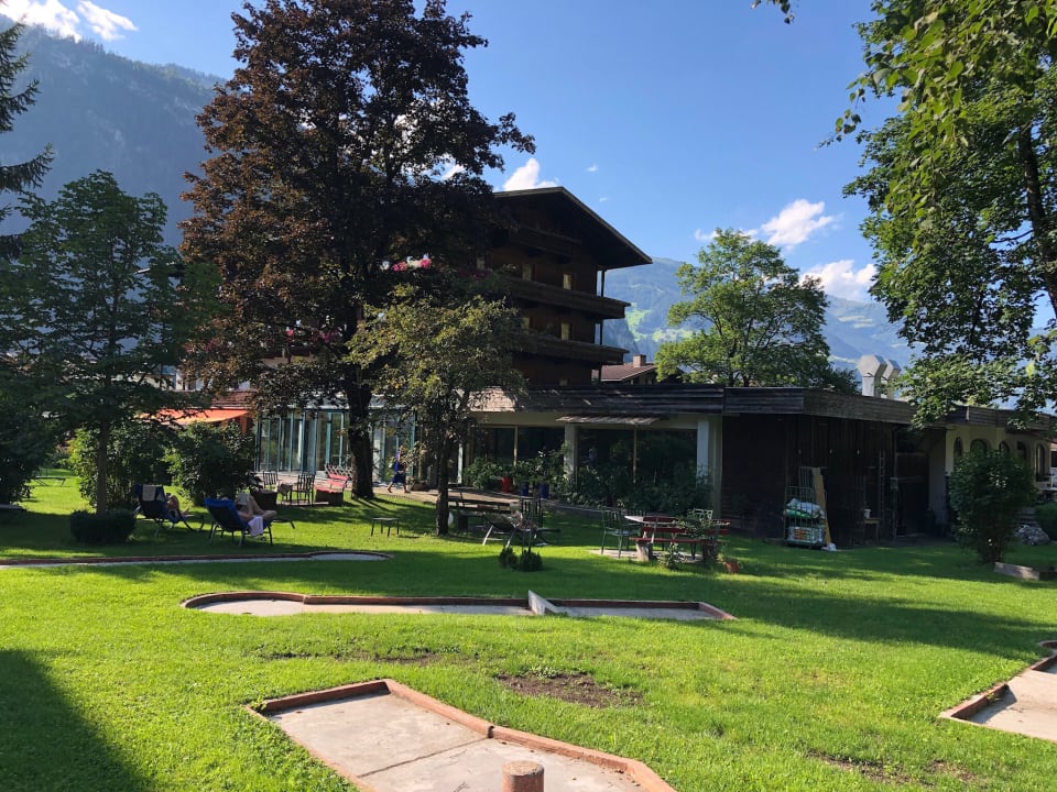Gartenanlage Hotel & Pension Strolz