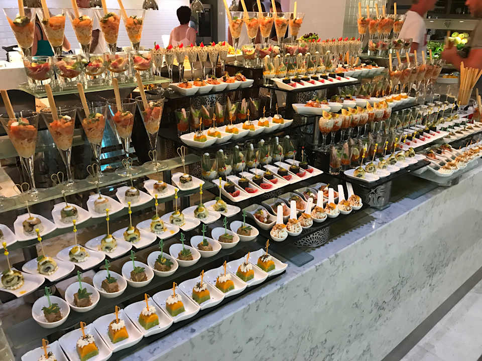 Restaurant Acanthus Cennet Barut Collection