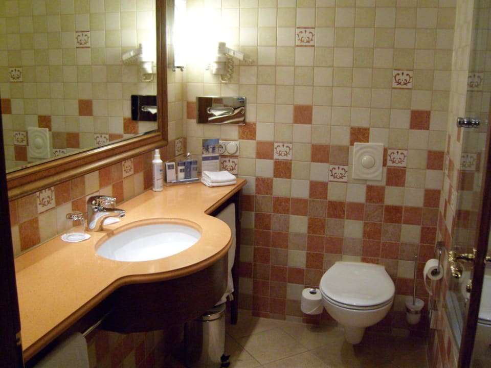 Badezimmer im Zimmer 310 A-ROSA Gothisches Haus Wernigerode