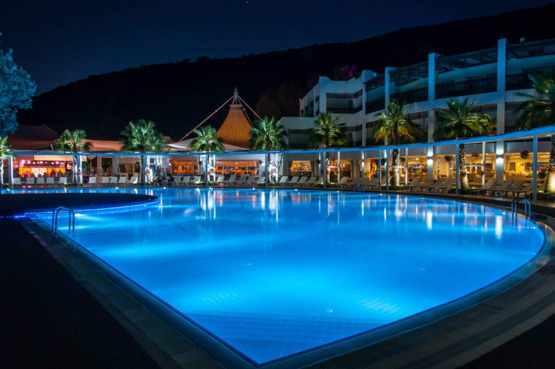 Pool Latanya Park Resort