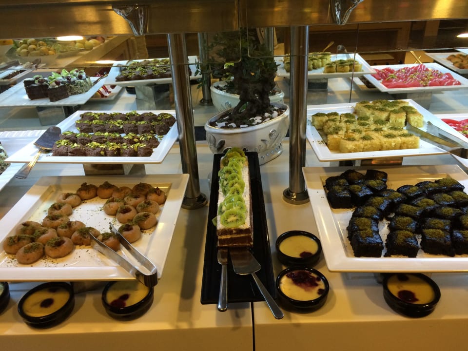 Buffet täglich was anderes Ramada Plaza by Wyndham Antalya