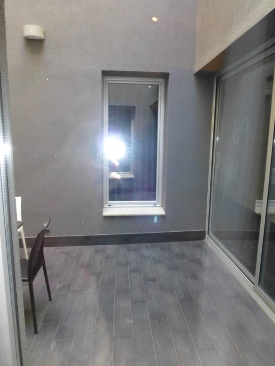 Aussenbereich zwischen Zimmer Nr. 002 und 003 Hotel Dalia Ramblas