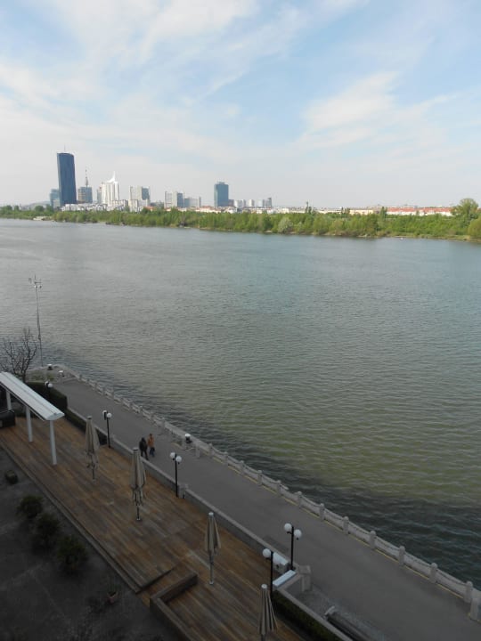 Aussicht aus der Suit Hilton Vienna Waterfront