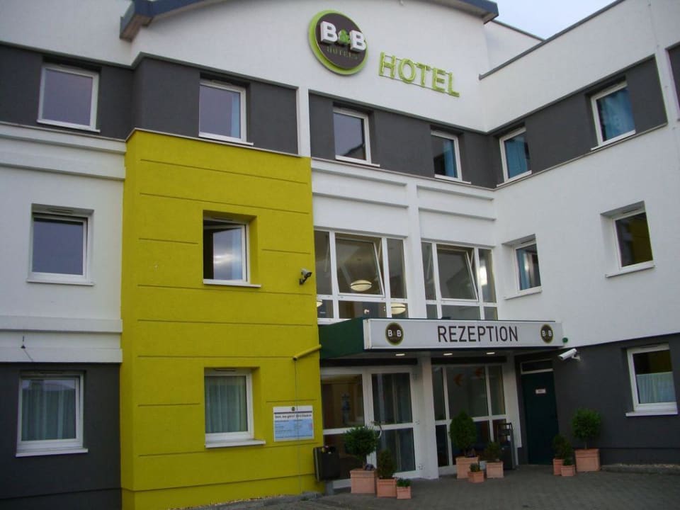 Eingang B&B Hotel Bochum Herne