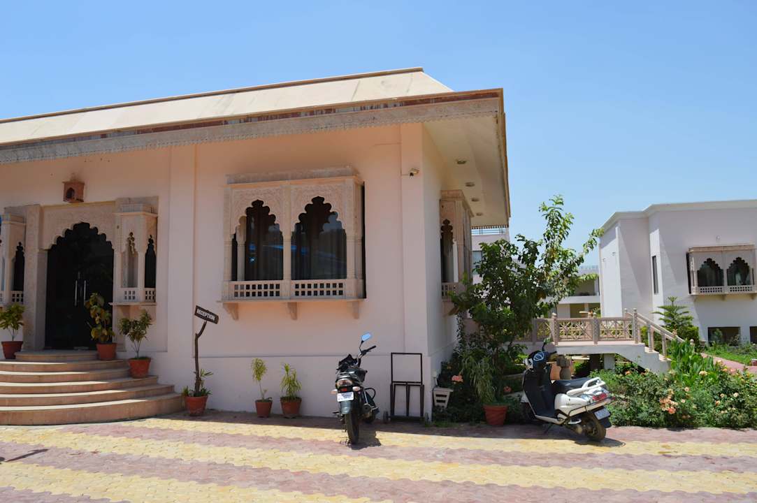 Ressort von außen Om Rudrapriya Holiday Resort