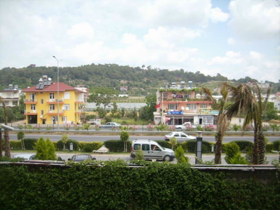 Straßenseite Granada Luxury Okurcalar