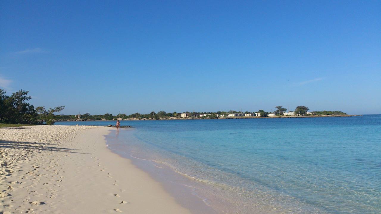 Am Ende des Strandes soll bald gebaut werden. Hotel Playa Pesquero