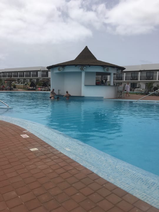 Pool Meliá Laguna Beach