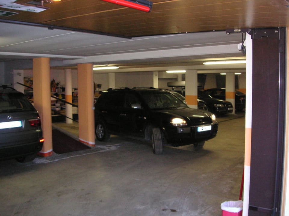 Auch das Auto hat in der Garage Urlaub! Hotel Garni Concordia