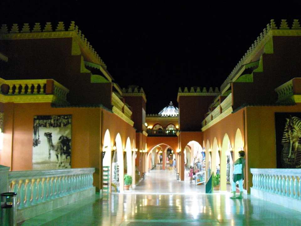 Einkauf-Passage im Hotel Pickalbatros Alf Leila Wa Leila Resort - Neverland Hurghada