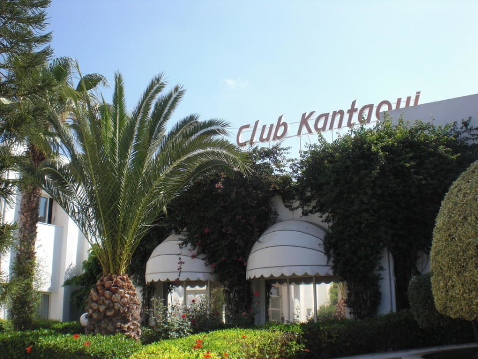 Vor dem Hotel El Mouradi Club Kantaoui