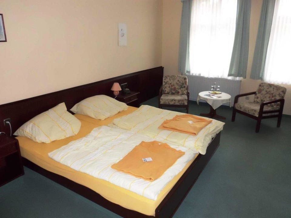 Doppelbett Hotel Schöne Aussicht